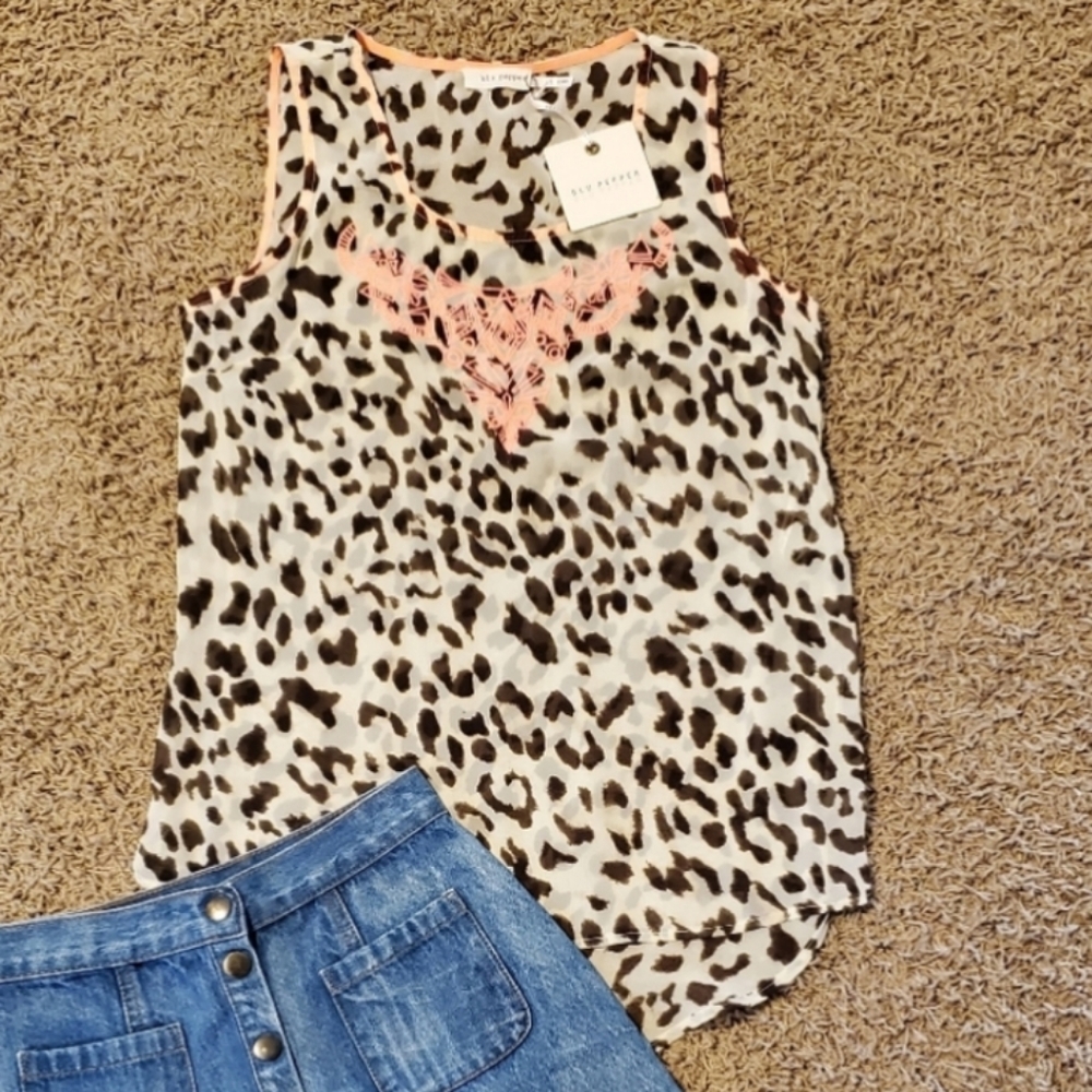 NWT Blu Pepper Sleeveless Blouse Cheetah Animal Print Embroidered Boho Top Small